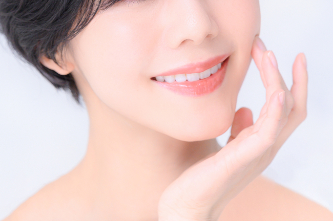 歯並びが綺麗な女性
