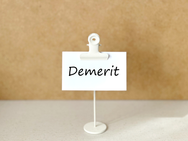 ワイヤー矯正のデメリットのイメージ