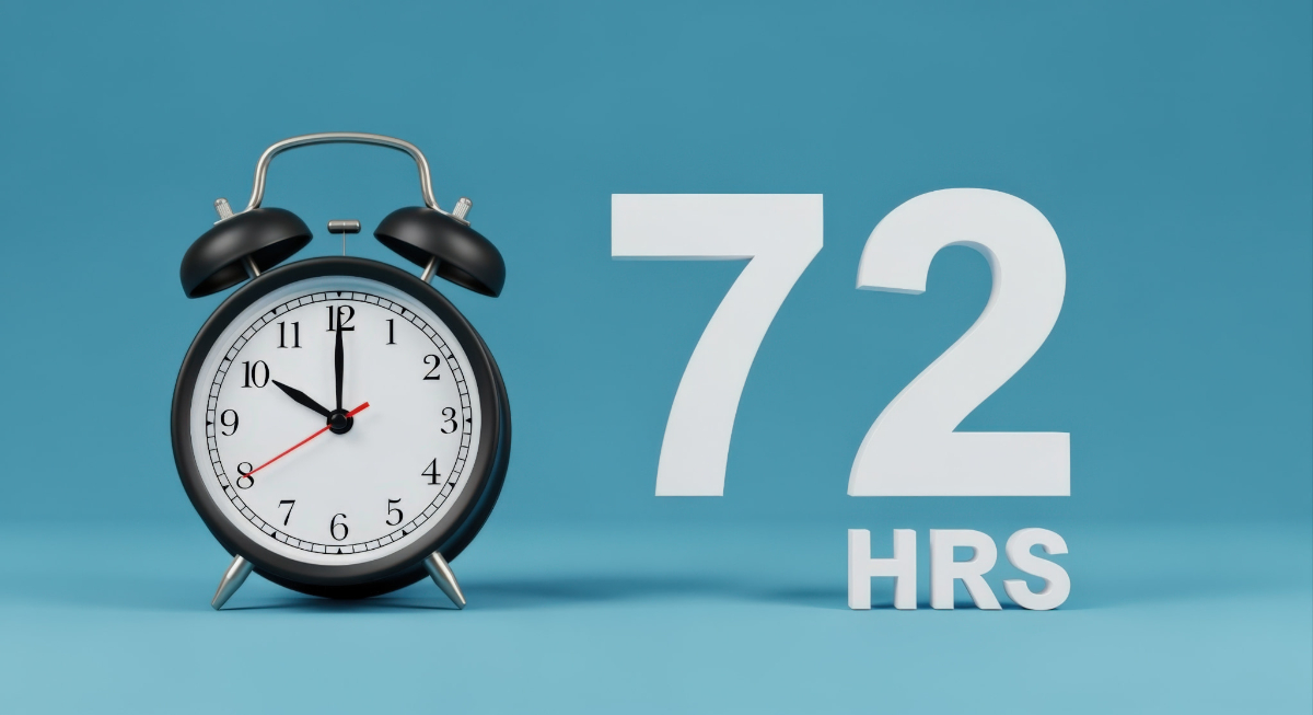 矯正治療中に痛みが生じる時間帯である72時間を示す文字と時計