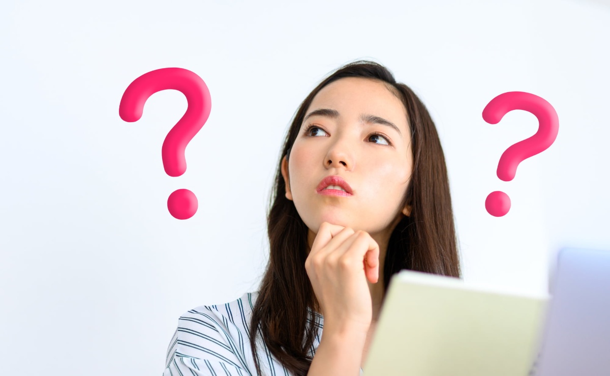 歯の定期検診はどれくらいの頻度で受けるべきか考える女性