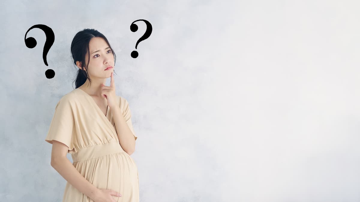 妊娠中でもインビザラインは続けられるのか考える女性